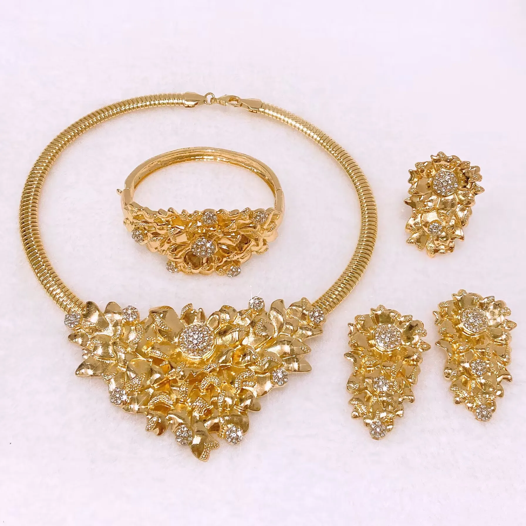 Yulaili Chic Women's Earrings Blending Multiple Materials Gold Plated Base Enamel Decoration Crystal Embellishments Fashion Gift