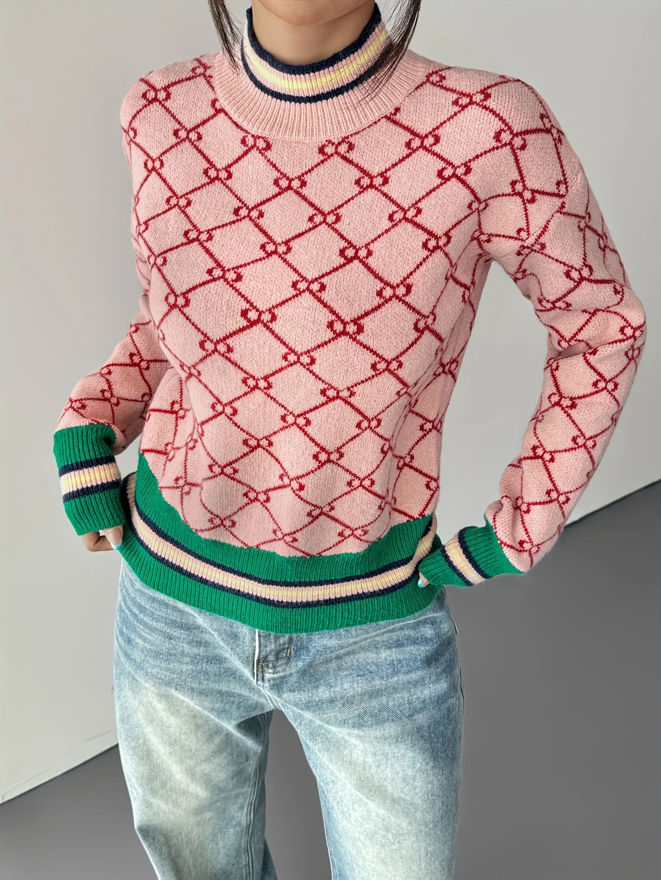 

Женская одежда больших размеров, повседневный свитер очень большого размера. Подходит для осенних и зимних сезонов. Моющаяся в машине.