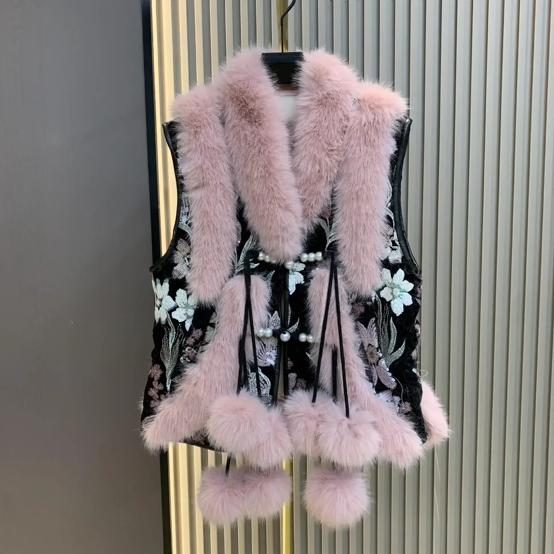 Chinese Style Vest for Women Winter Heavy Industry Sequined Hairball Piled and Thickened High-end Imitation Fox Hair Short Vest