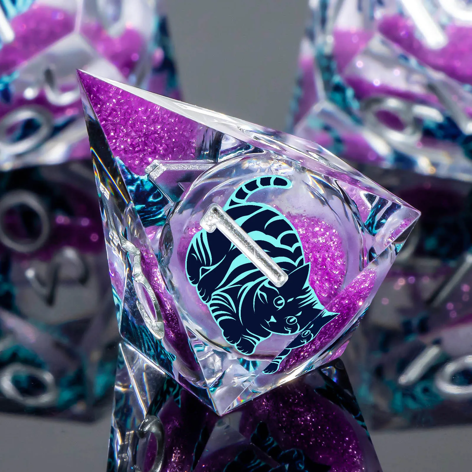 DND 레진 주사위 고양이 액체 코어 주사위 날카로운 모서리 다면체 주사위 세트, 던전 앤 드래곤 D&D 롤플레잉 게임 D&D 주사위 세트