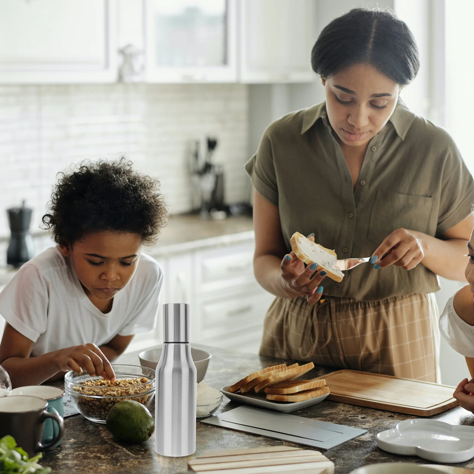 

1Pcs Stainless Steel Oil Holder Practical Kitchen Storage Bottle Clean Tidy Stainless Steel Oil Container