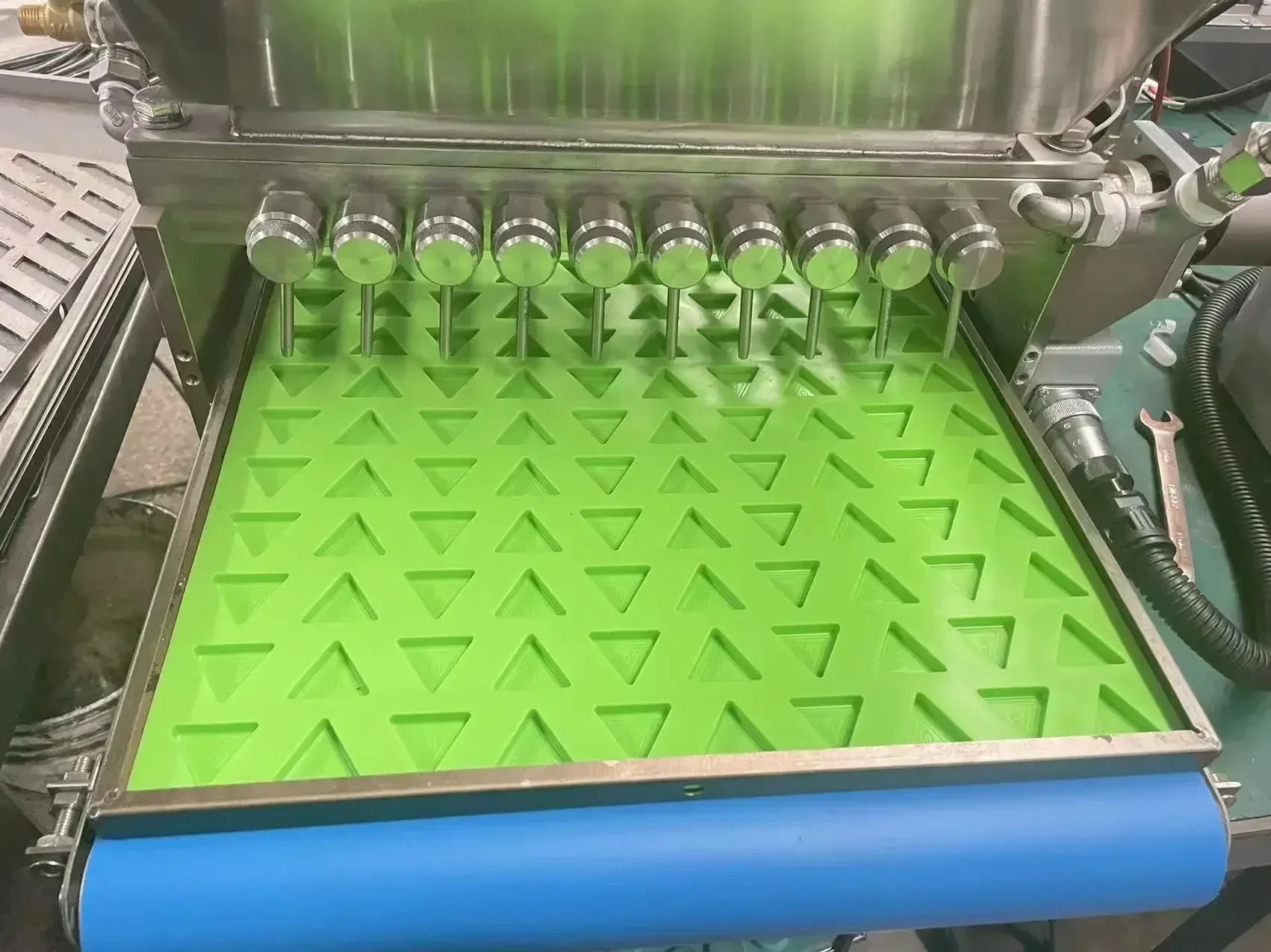 Small Entrepreneurship Desktop Candy Maker Chocolate Soft Sweet Pouring Machine Verschiedene Sweet Candy Maker