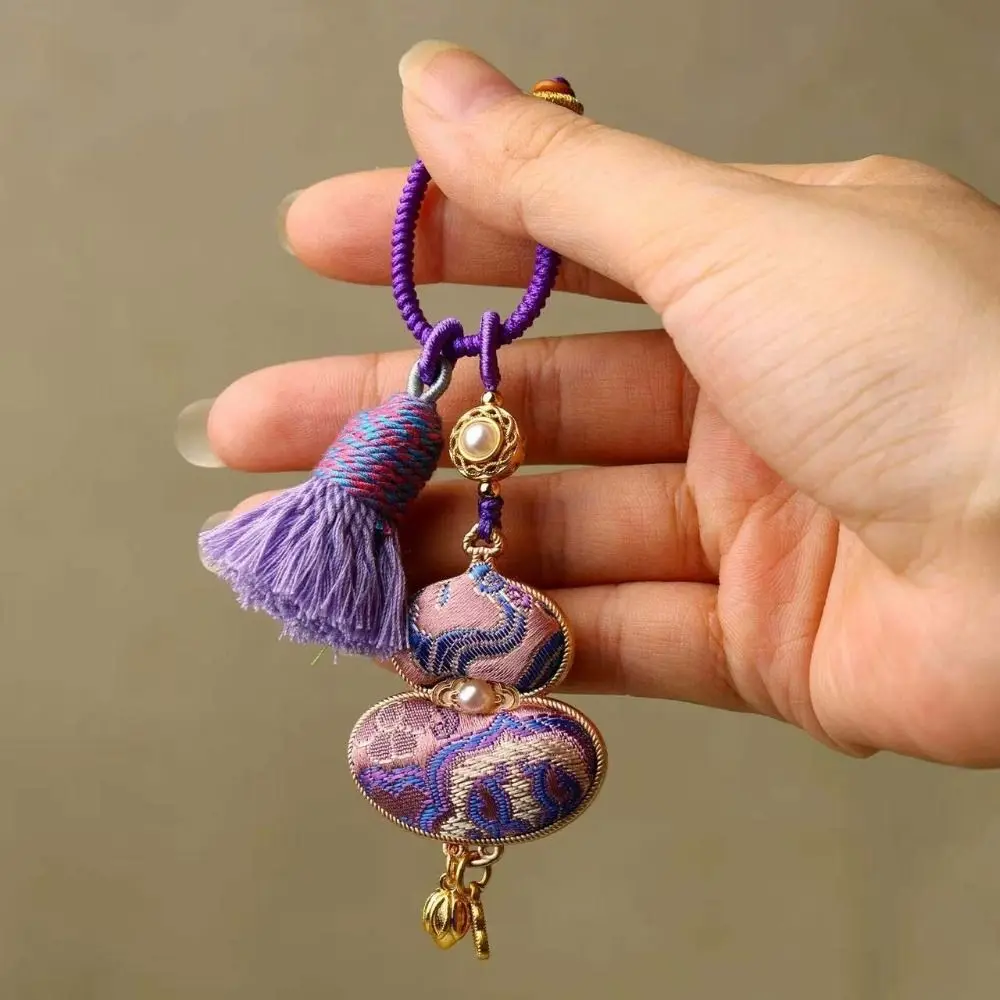 Handmade Brocade Gourd Pendant Blessing Chinese Style Woven Tassel Bag Pendant Good Luck Traditional Gourd Key-chain Bag Charm