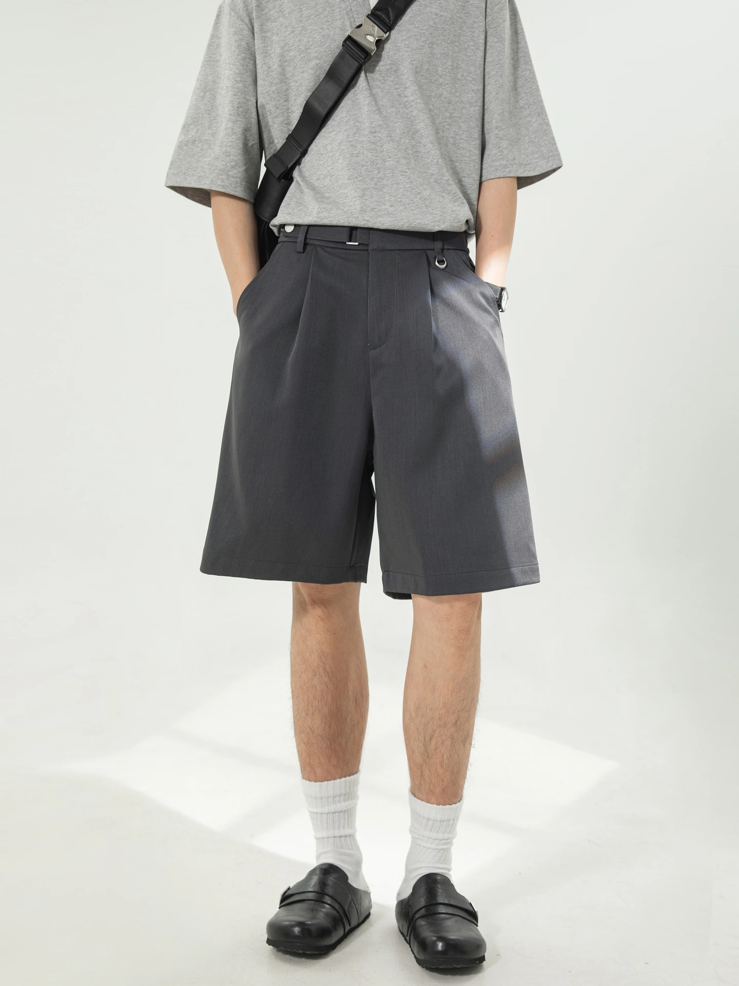 

Summer Casual Pure Color Drapey Suit orts Men's Loose Fit Versatile Five-Quarter Mid-Pants Youth Faion Polyester Fiber