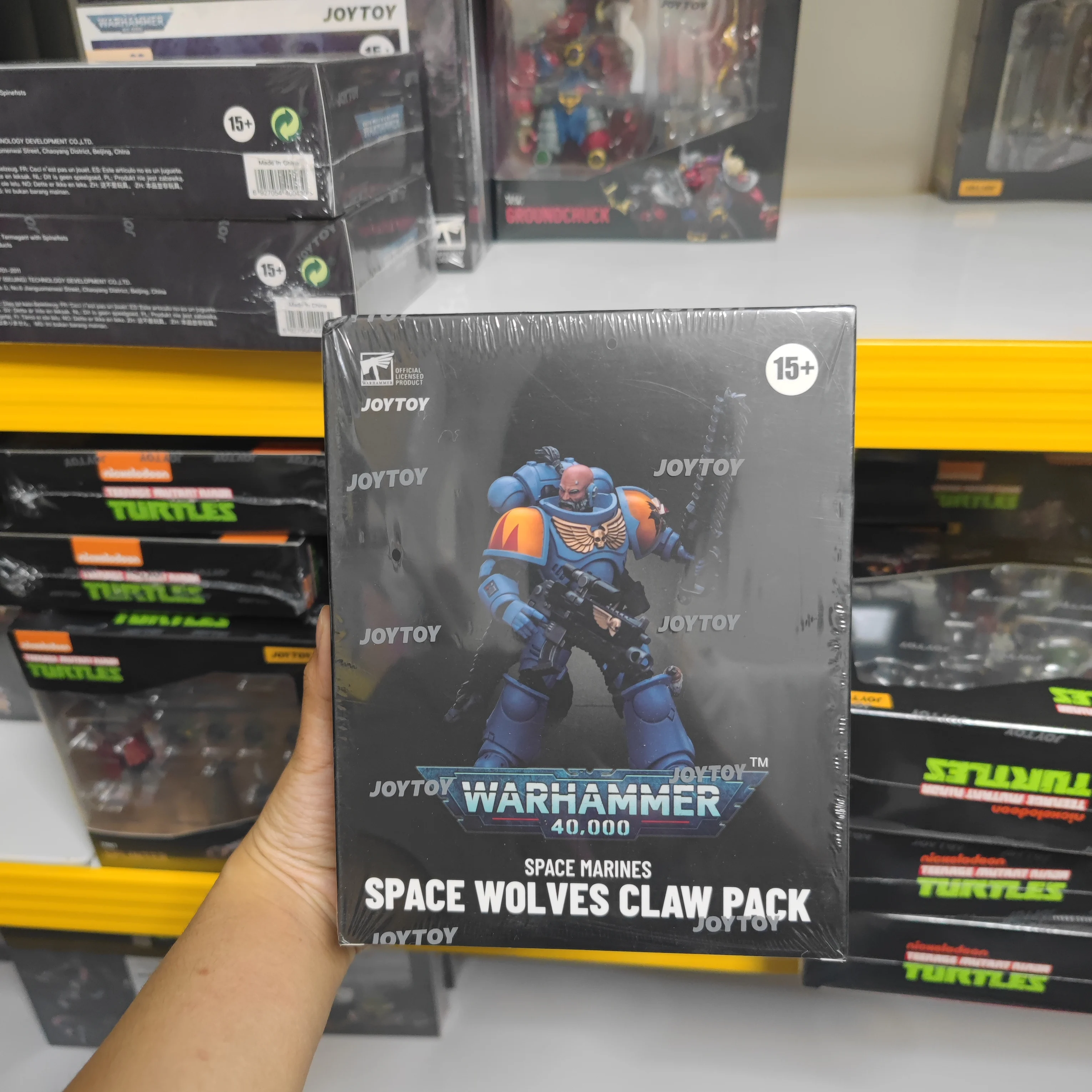 

【JOYTOY】Warhammer 40K 1/18 Action Figure Model Space Marines Space Wolves Claw Pack Brother Gunnar