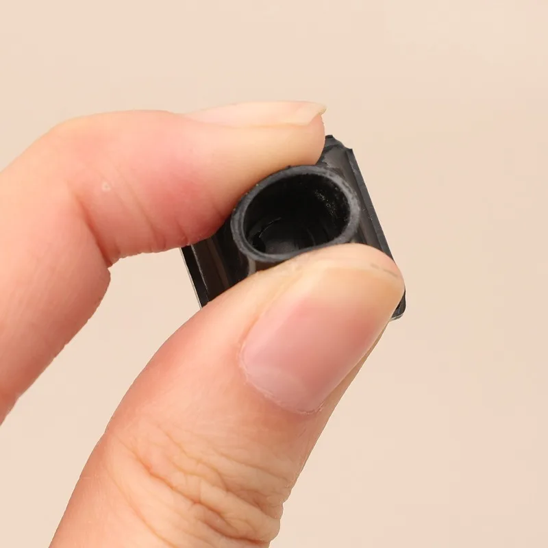 1-10 أزواج حماة عالية الكعب المضادة للانزلاق كعب مربع يغطي للنساء الفتيات الزفاف العشب برهان تخفيض كعب إكسسوارات أحذية