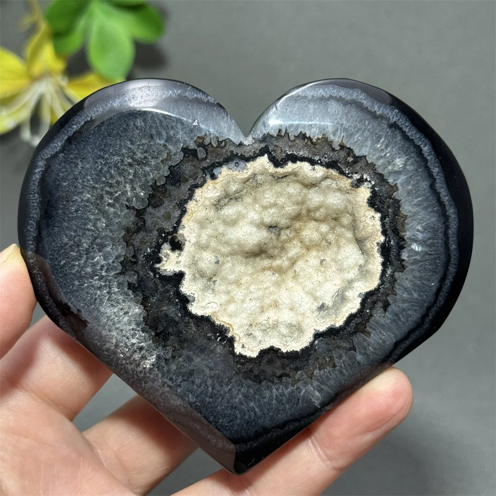Natural Black Agate Crystal Cave Heart-Shaped Mineral Quartz Home Decoration Love Gift Therapy Meditation Witchcraft Energy