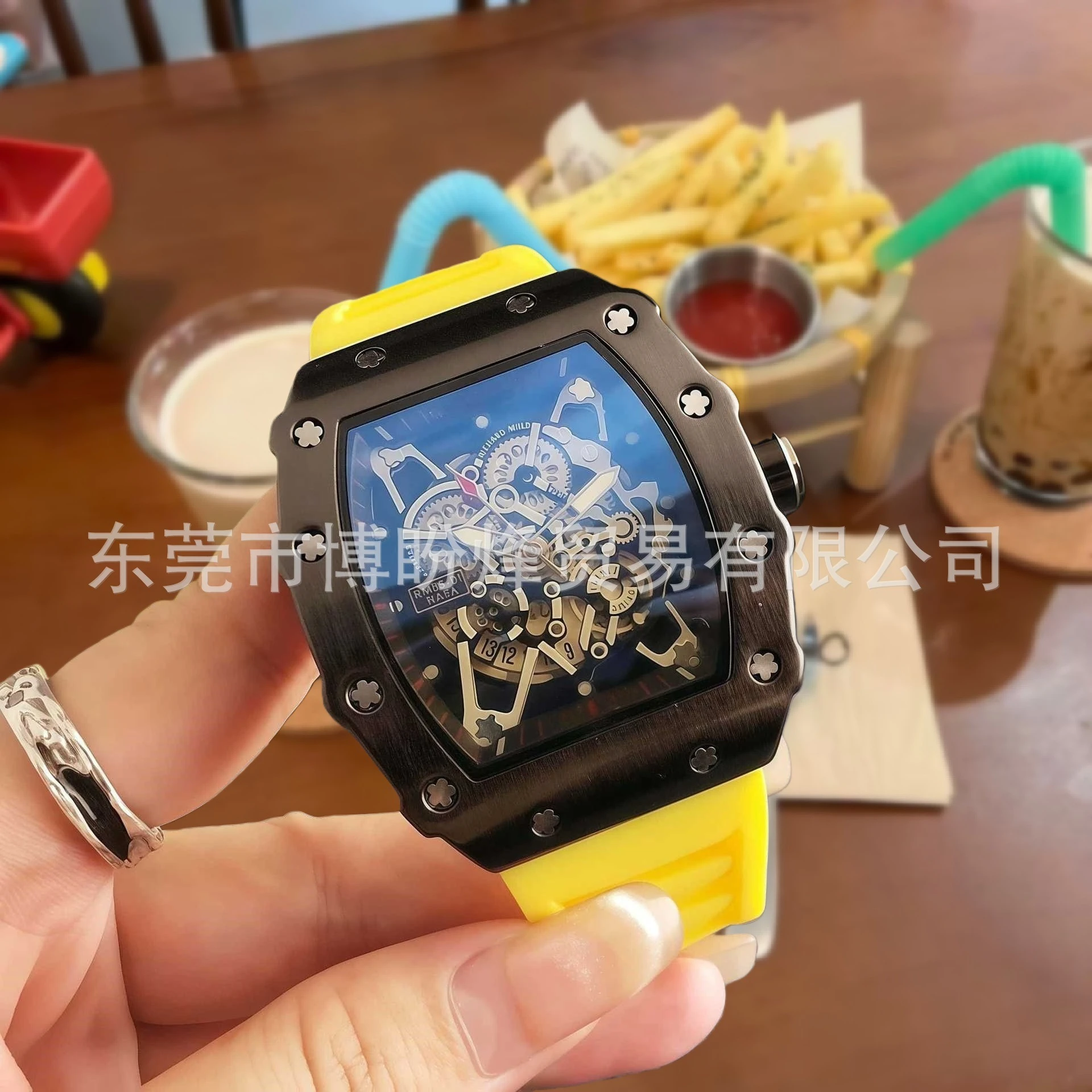 Роскошные оригинальные часы со скелетонизированным циферблатом, силиконовый ремешок, двойной изогнутый сапфировый кристалл, кварцевый механизм, модные наручные часы высокого качества