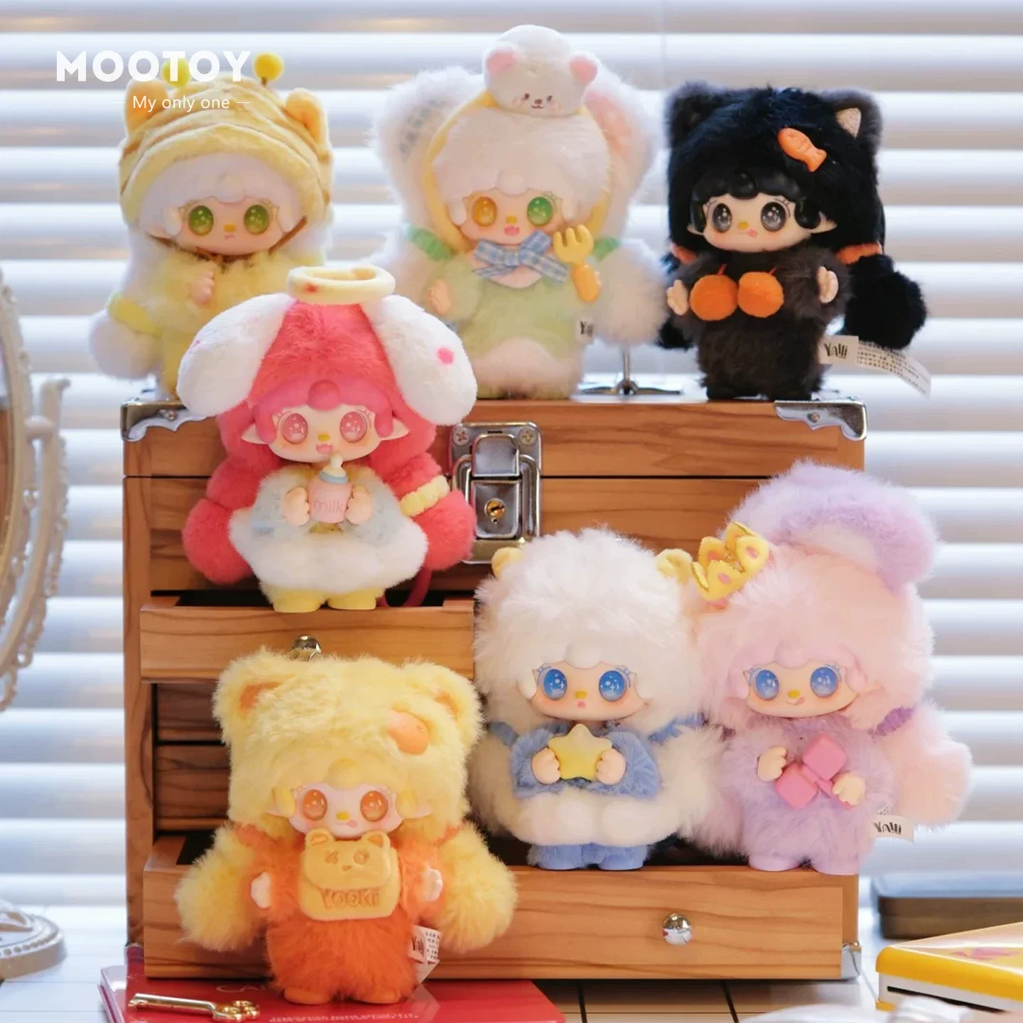 Yooki Cute : La série la plus populaire au monde – Boîte mystère de figurines en vinyle et peluches – Ornement de bureau mignon, décoration de chambre, pendentif de sac à dos, jouet