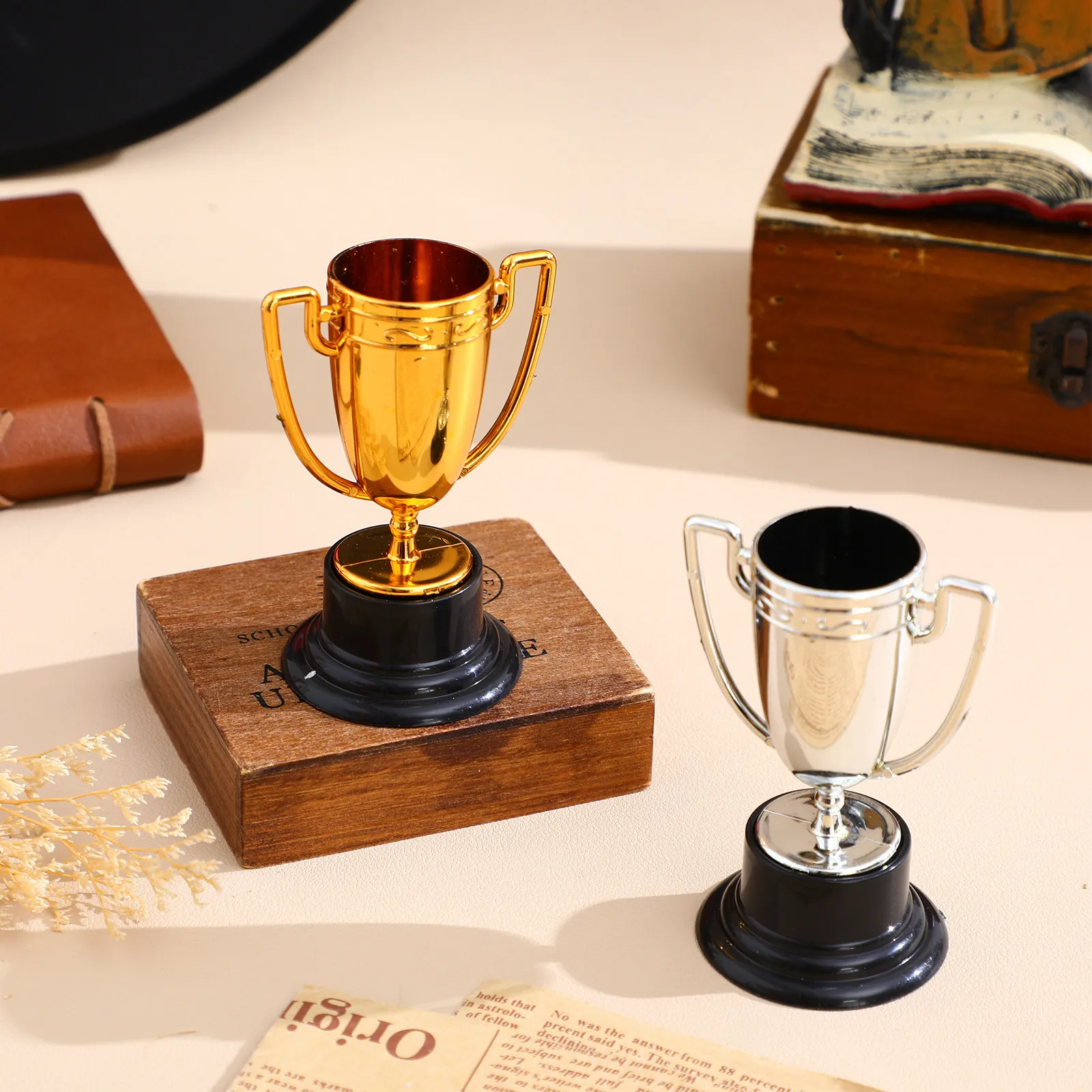 3Pcs Trophy Decoration Portable Plastic Small Trophy Award Prize Gift for Elementary Award Ceremony Party Favor
