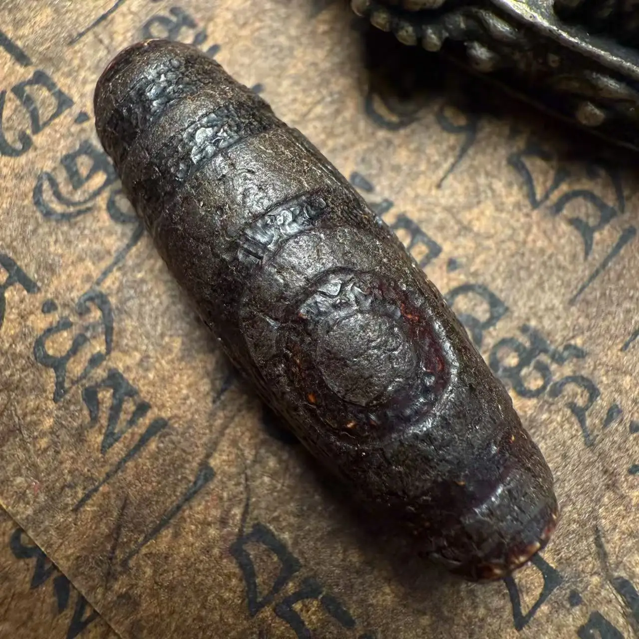 Magic Tibetan Old Agate Dragon Skin  stripe Totem Fire Offering Ruyi 2eyes dZi Bead 40x13mm