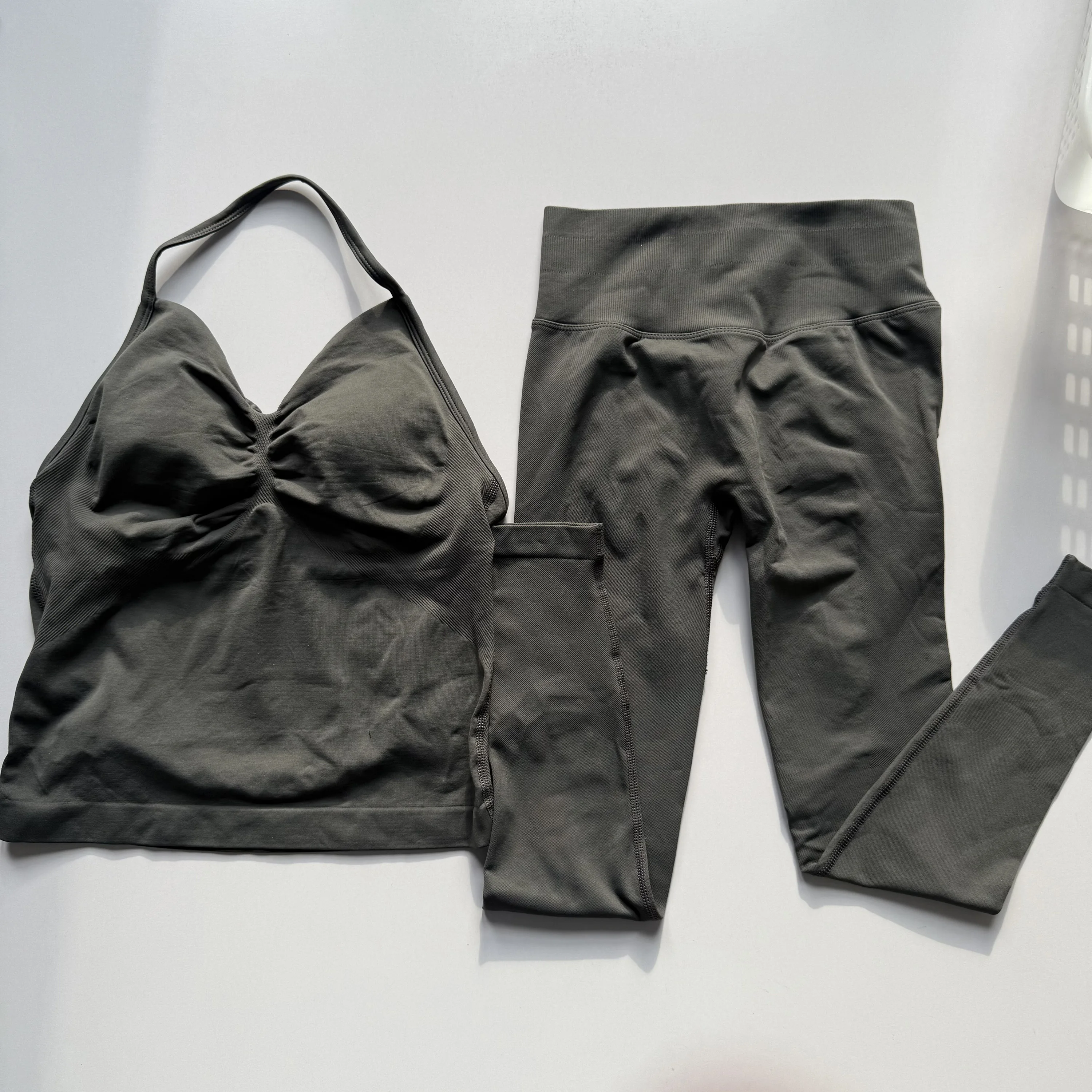 2-teiliges Sport-Set für Damen: Push-Up-Yogahose mit Rückenlöchern, Fitness-BH, High-Waist-Leggings, nahtlose Tights, Trainingsanzug – Detail 12