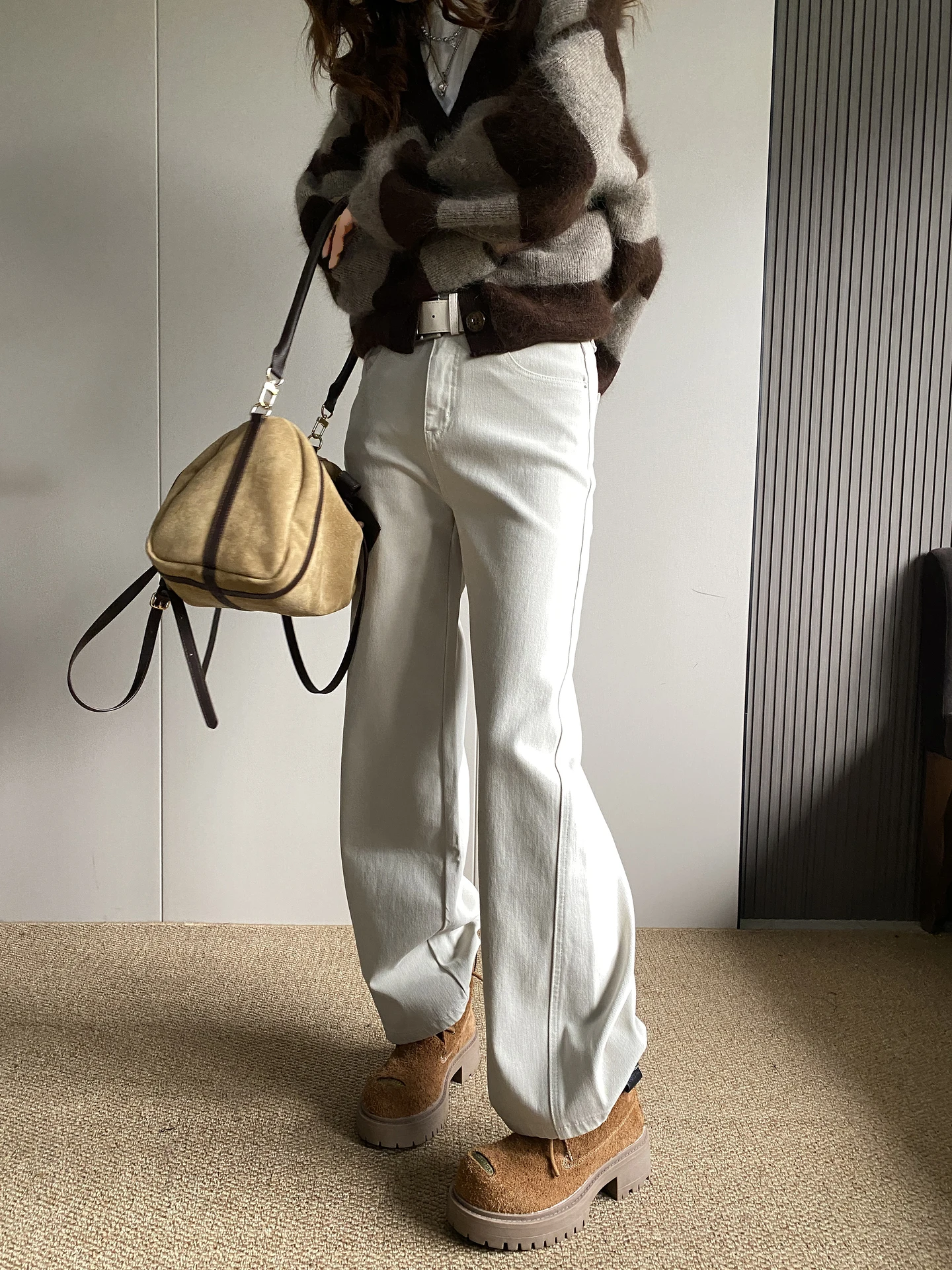 

High Waist Loose Straight Leg Jeans Women's Khaki Color Blade Design Spring 2026 New Sle Casual Comfortable Denim Trousers