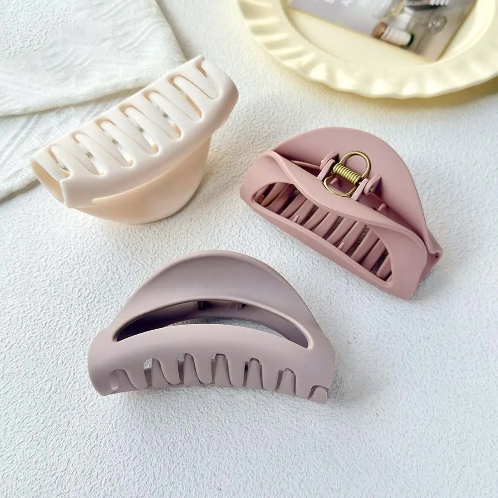 

Fashion Safe Silicone Shark Clip Korean Style Simple Elastic Plastic Hair Claw Creative Waterproof Solid Color Shark Clip Gifts