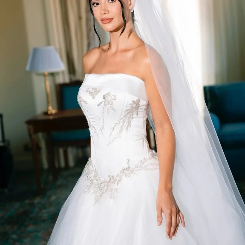 

White Appliques Wedding Dresses off-shoulder A skirt Sequin decal Lace Gowns Made wedding dress Customized