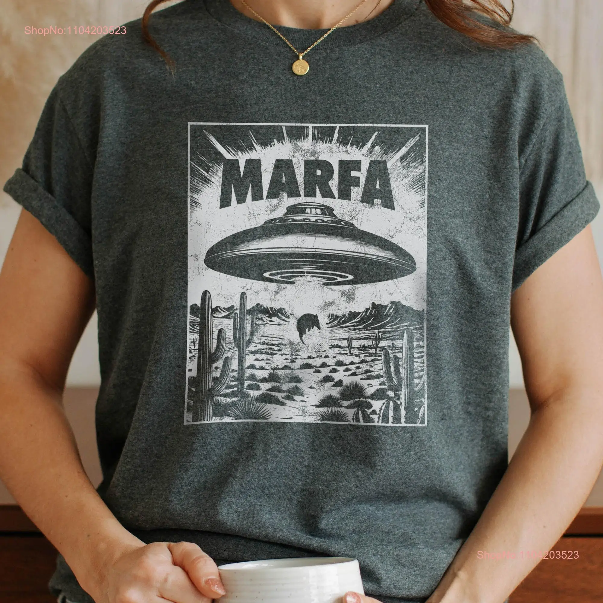 Marfa Texas Flying Saucer camiseta Linda Armadillo OVNI Alien Abduction mangas largas o cortas