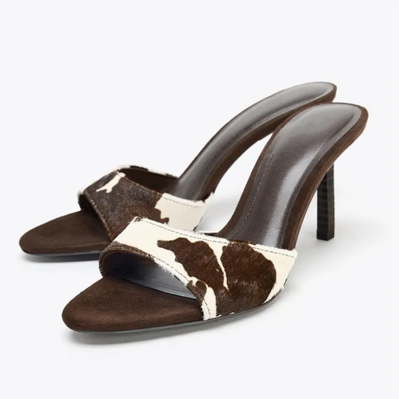 

Дизайнерские замшевые шлепанцы на высоком каблуке с острым носком для женщин, летние брендовые шлепанцы с животным принтом, сексуальные туфли на высоком каблуке с открытым носком