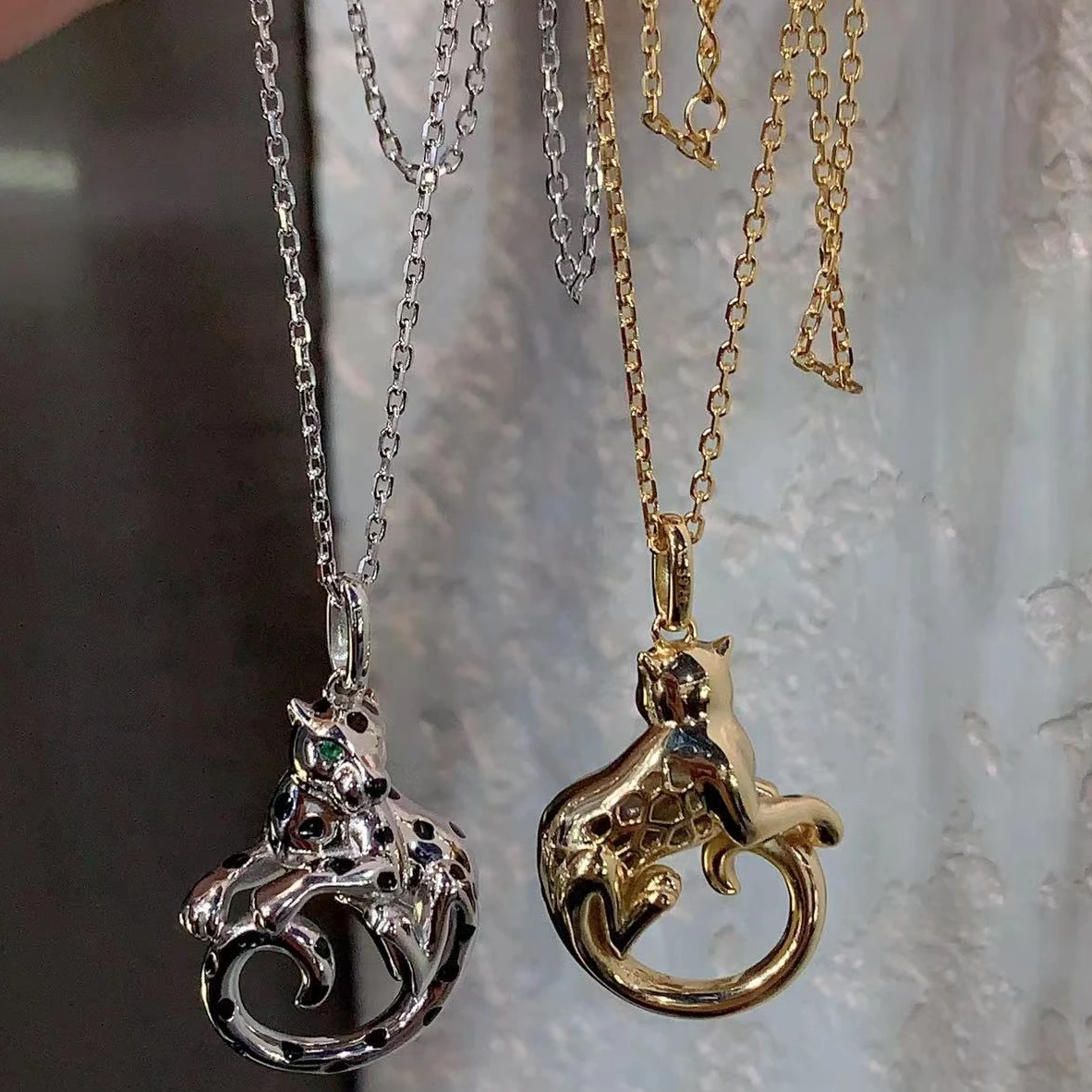 

Real Solid 925 Sterling Silver Black Enamel Spot Smooth Panther Leopard Pendant Necklaces Luxury Designer Jewelry for Men Women