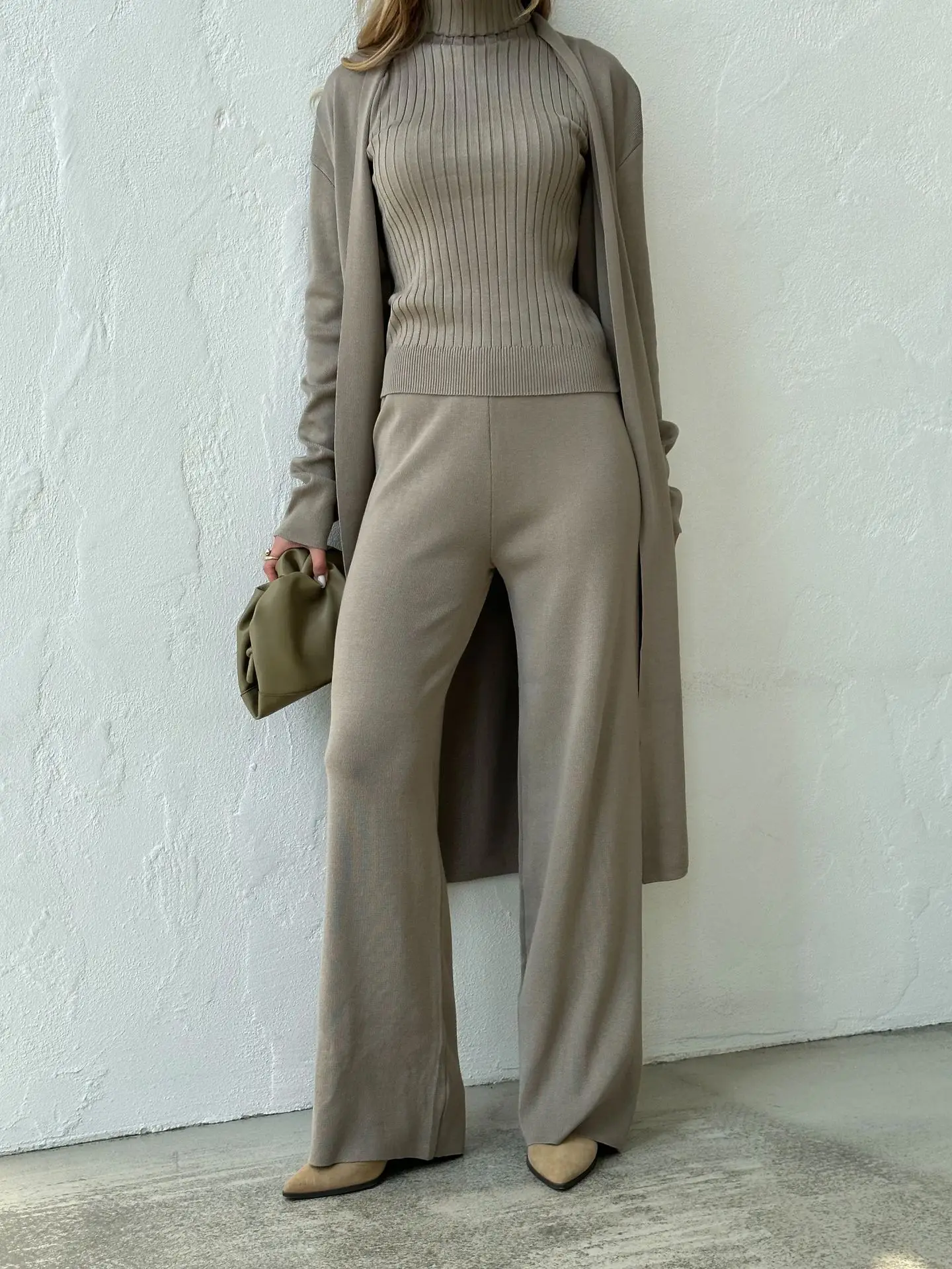 

2025Fashionable Slightly Chubby Knitted Suit, Minimalist Casual Three Piece Set, Autumn and Winter Dubai Middle East Temperament