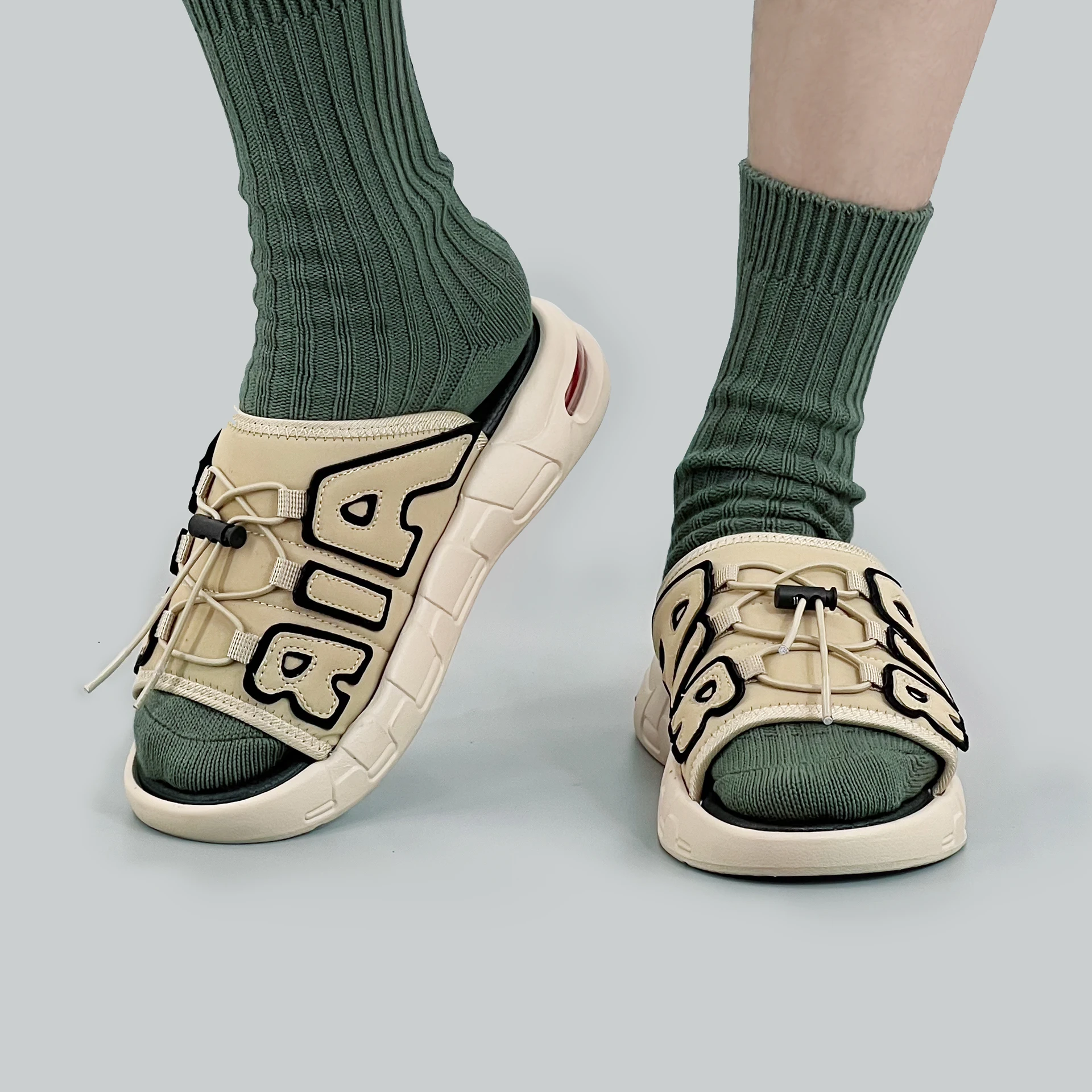 

Men Fashionable Trendy Shoes Wooden Clogs Garden Shoes Outdoor Beach Sandals Flip Air Cushioned Summer Casual Shoes Men Slippers