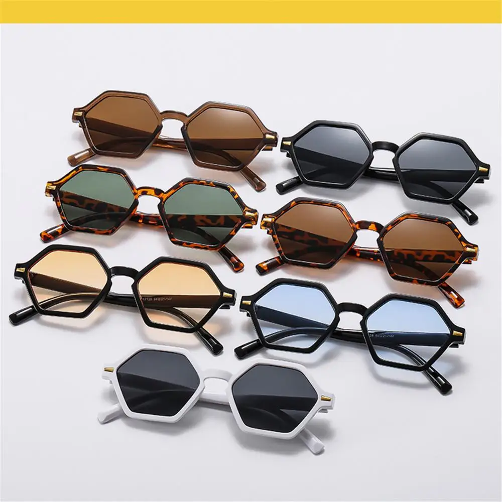 Trendy Hexagonal Small Frame Sunglasses Hip-Hop Style UV400 Rivets Decoration Shades Leopard Blue Glasses for Women & Men