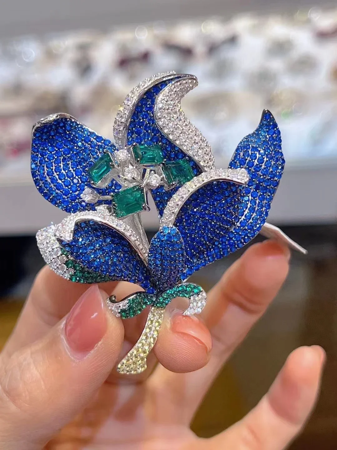 

Ruif Nobleness Beautiful Tulip 925 Silver 50×62mm Brooches for Women Elegant Royal Blue Coat Decoration