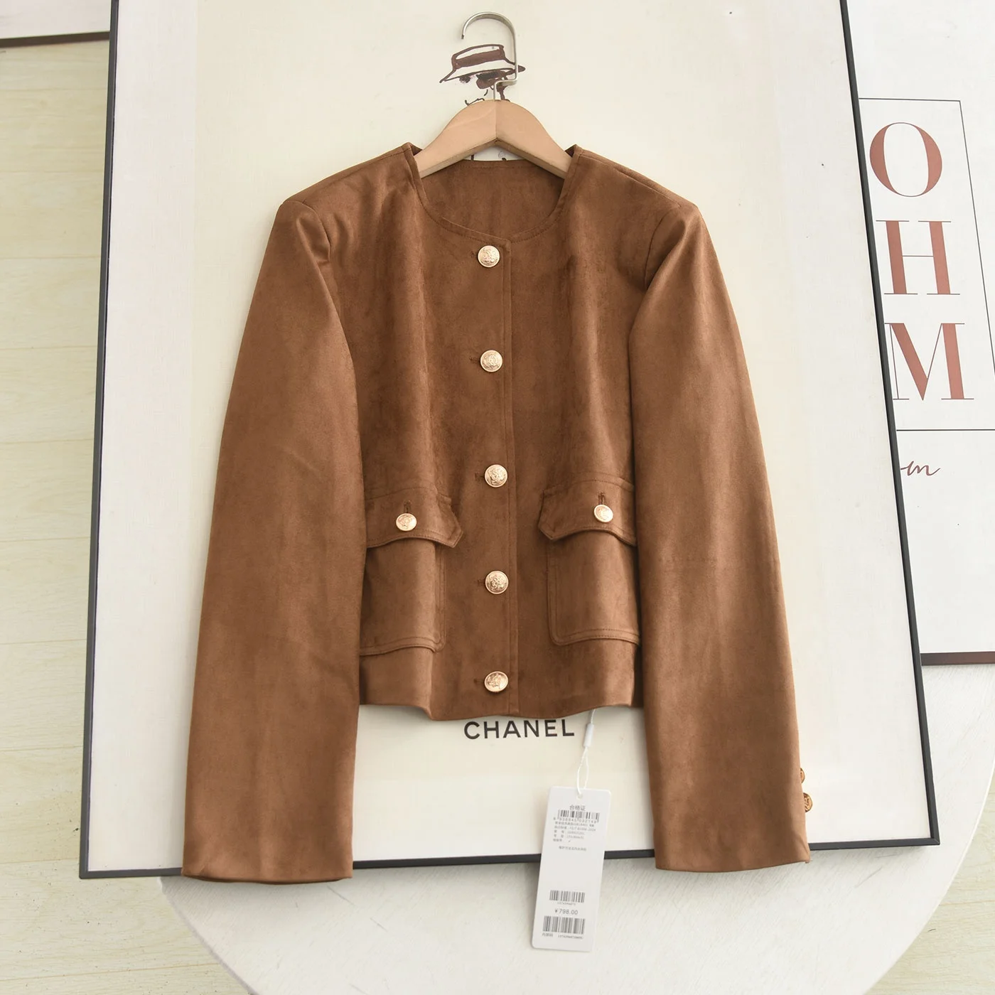 2025年秋向けレトロラウンドネスリムスエードジャケット、レディースファッショナブルショルダーレングススリーブロングアウターコート