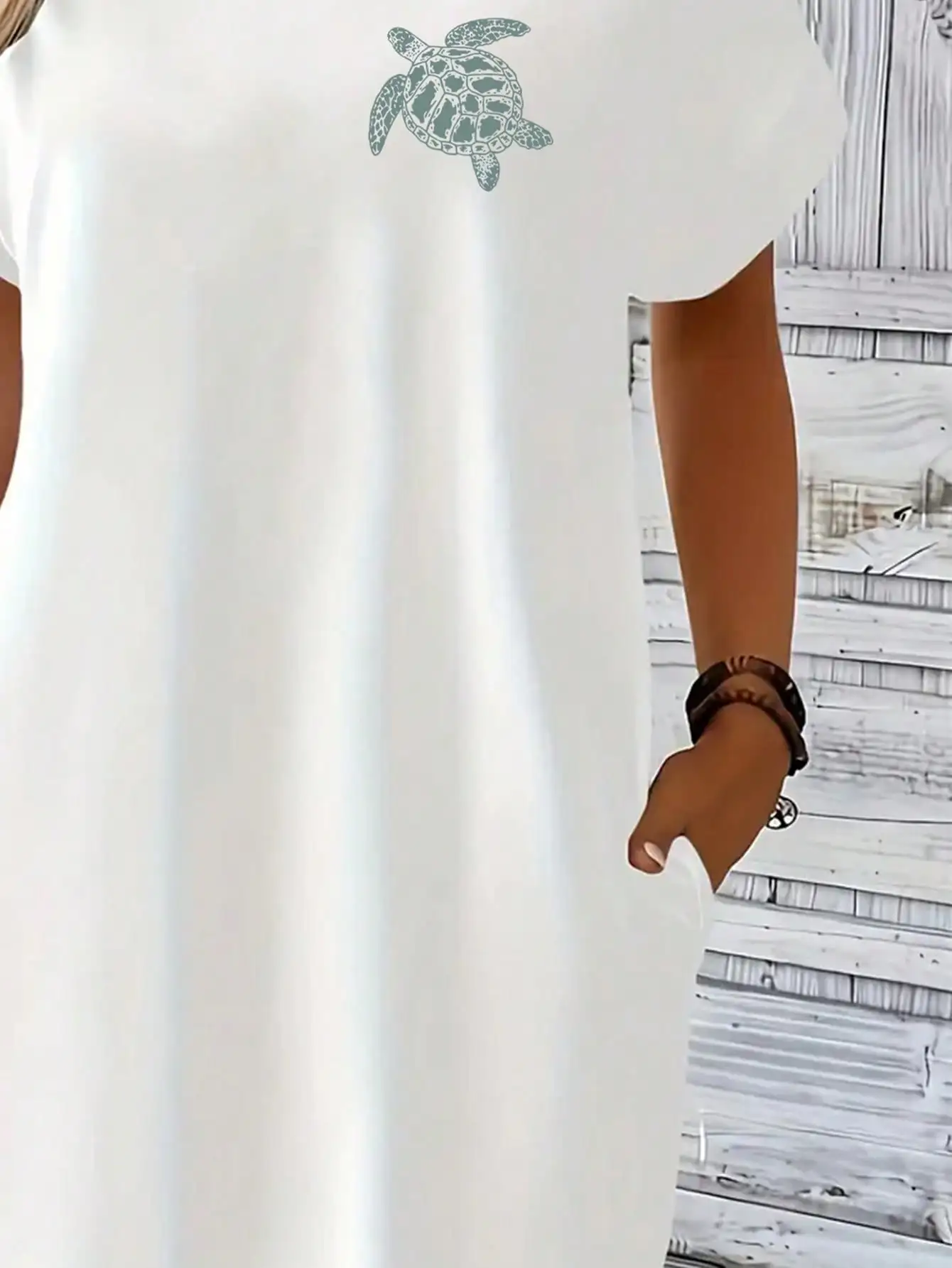 2026 Damen Freizeit- und Elegantes Kleid mit Grünem Schildkröten-Print und Weißer Einfarbiger Kurzarm-Bluse, Kurzer Rock – Detail 4