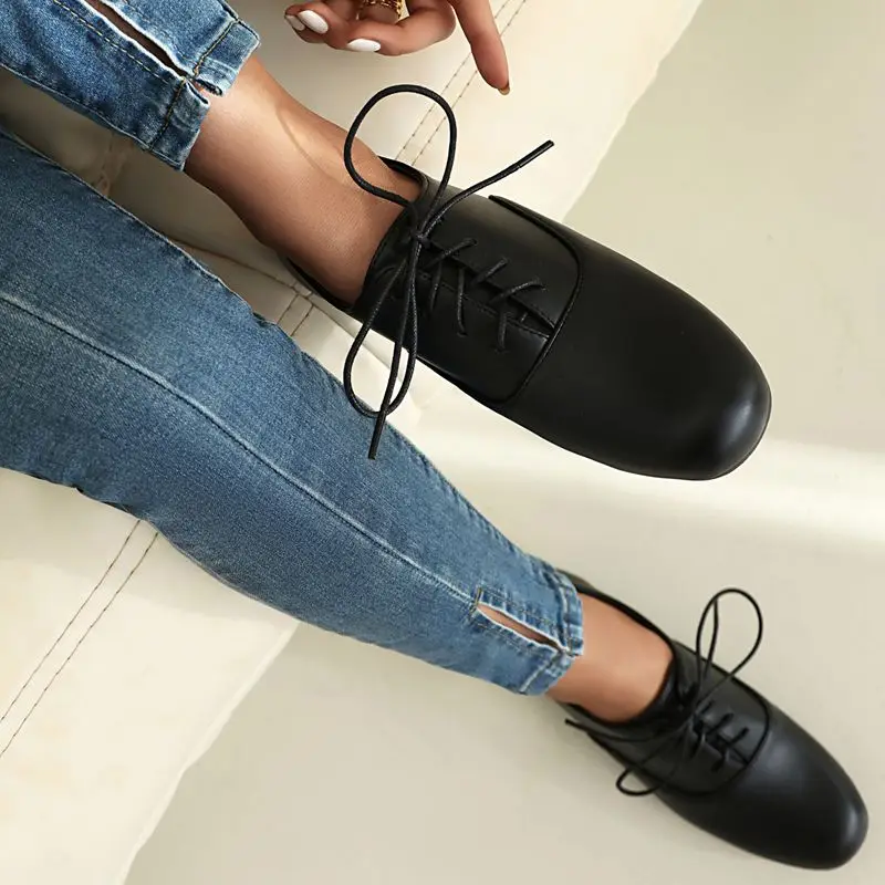 REAVE CAT Brand 2024 Concise Women Flats Round Toe Lace Up Size 43 44 45 Soft Daily Female Brogue Shoes Spring