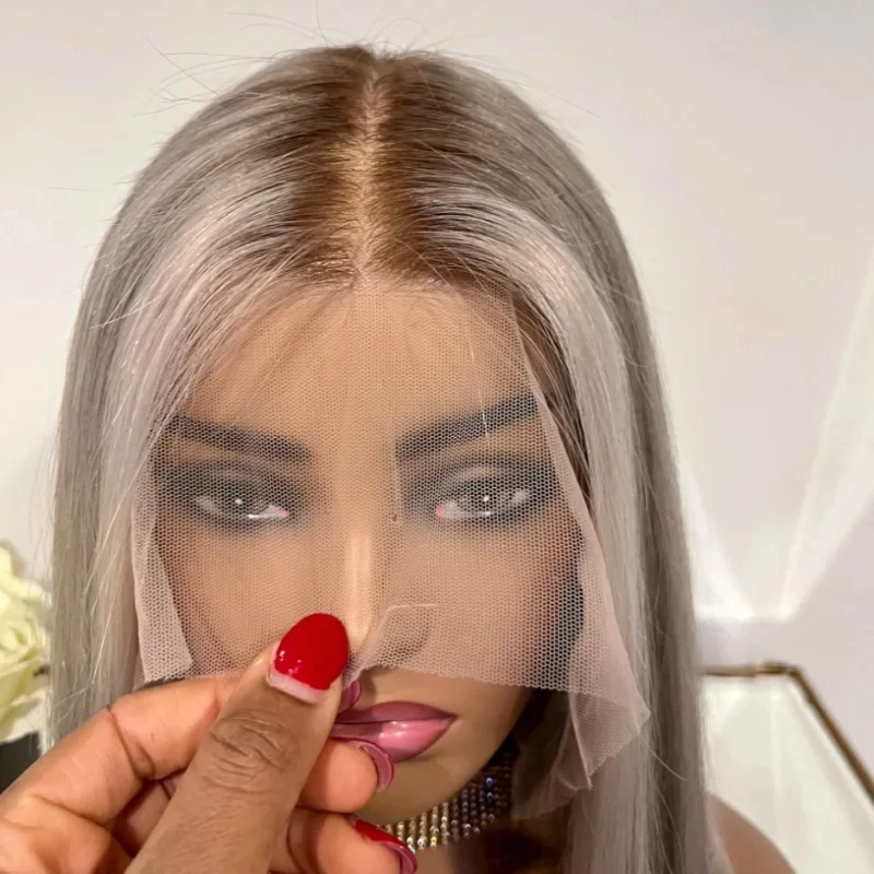 

Высококачественный синтетический парик: Пепельно-русый с медовыми прядями, прямой, с натуральной линией роста волос, короткий, с кружевной передней частью, предварительно проработанной линией роста волос.