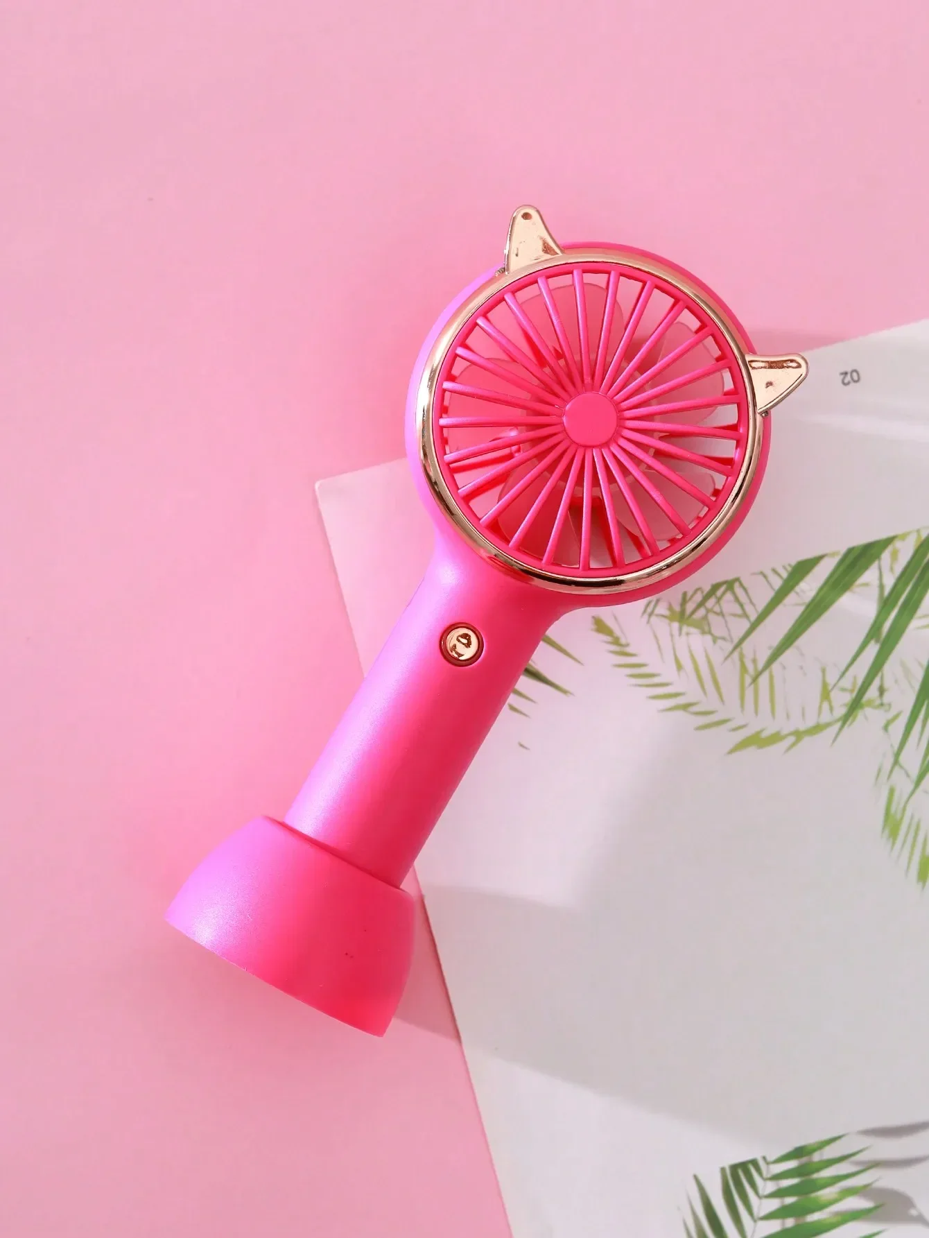 

AOYI 1 Rechargeable 500mAh Battery Powered Portable Handheld 3-Speed Adjustable LED Lighting Outdoor Mini Cat Ear Fan