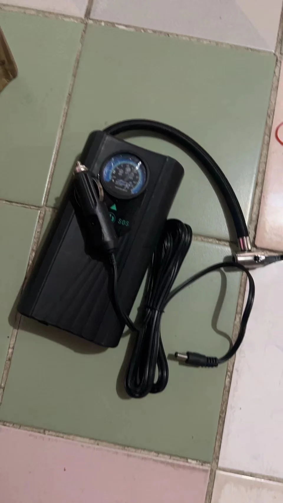 Car Mounted Electric Inflator Pump Portable Digital Inflator 80W 4.7V 30L/min Pressure Flow Rate ABS Material