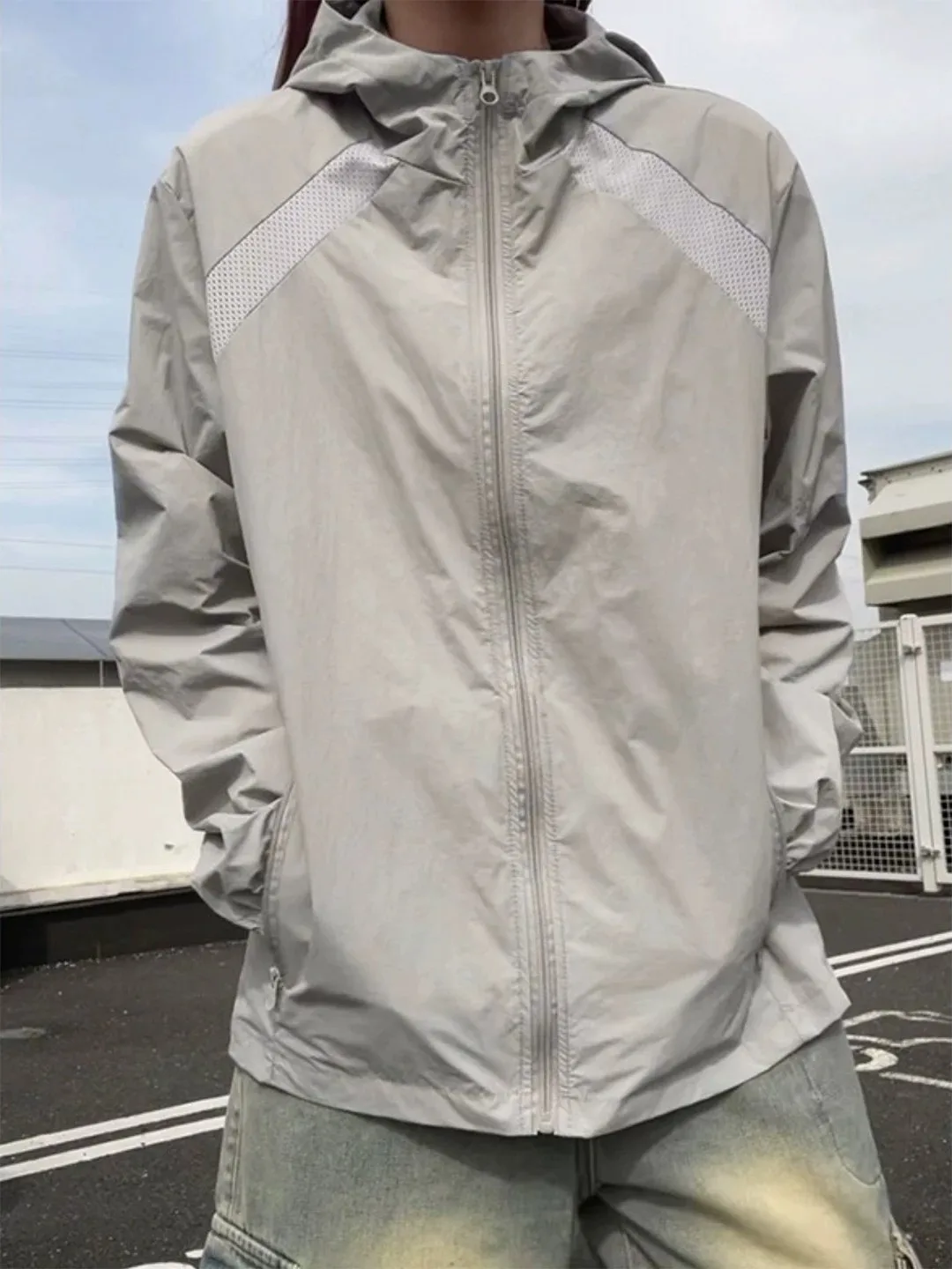 

Summer Lightweight Hooded Breathable Mesh Splice Design Loose Fit Fashionable Sun Protection Clothing for Men Outdoor Sports