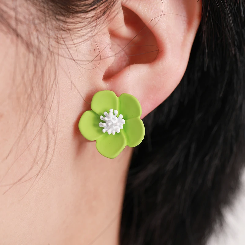 2023 Sweet Summer Soft Contrast Colorful Flower Clip on Earrings Non Pierced Asymmetrical Ear Clips Travel Party Jewelry Gifts