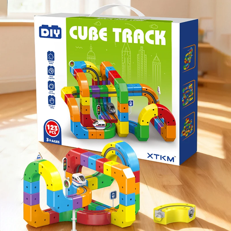 Set Magical Track Train USB wiederaufladbare 3D-Bausätze Cube Rails STEM Lernspielzeug Weihnachten Geburtstag Weihnachtsgeschenk