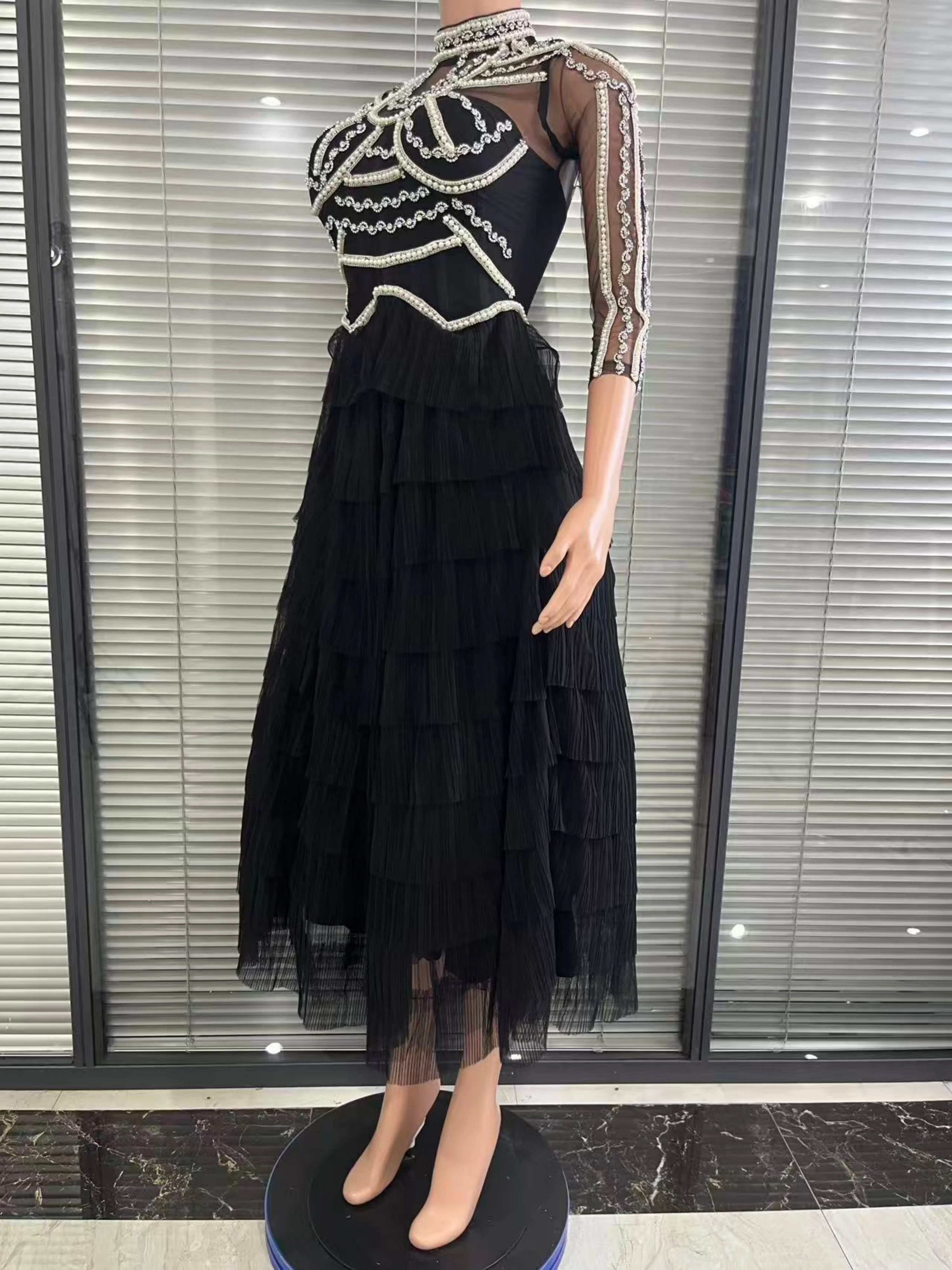 ชุดเดรสยาวสีดำสำหรับผู้หญิง ดีไซน์หรูหราสำหรับฤดูใบไม้ร่วง ประดับด้วยลูกปัดระยิบระยับ กระโปรงแบบเลเยอร์ เหมาะสำหรับงานพรอม งานแต่งงาน งานเลี้ยงอาหารค่ำแบบเป็นทางการ