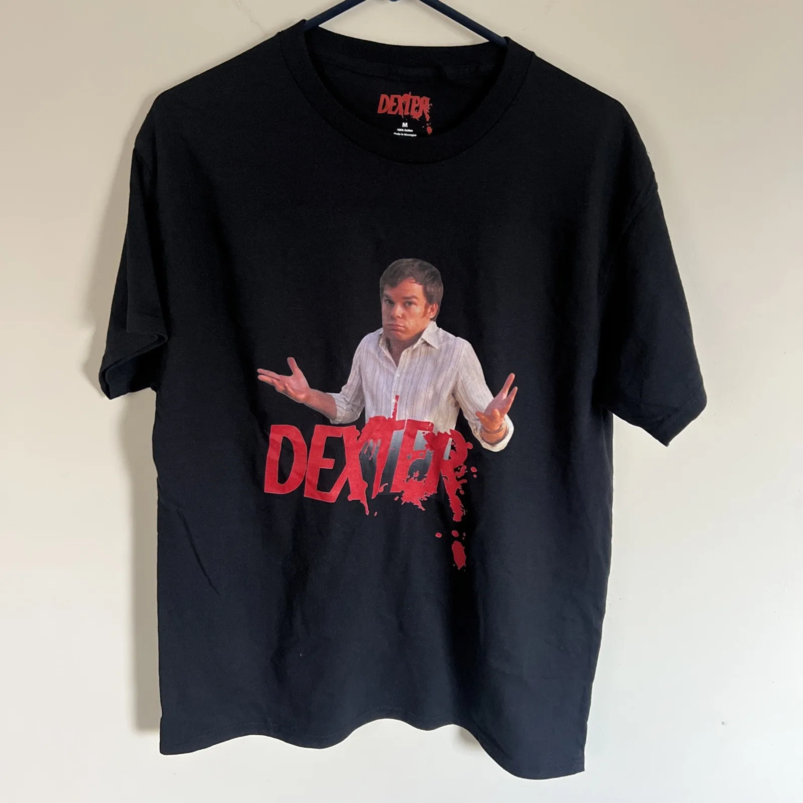 

DEXTER Лицензированная мужская футболка с рисунком Med для взрослых — новая