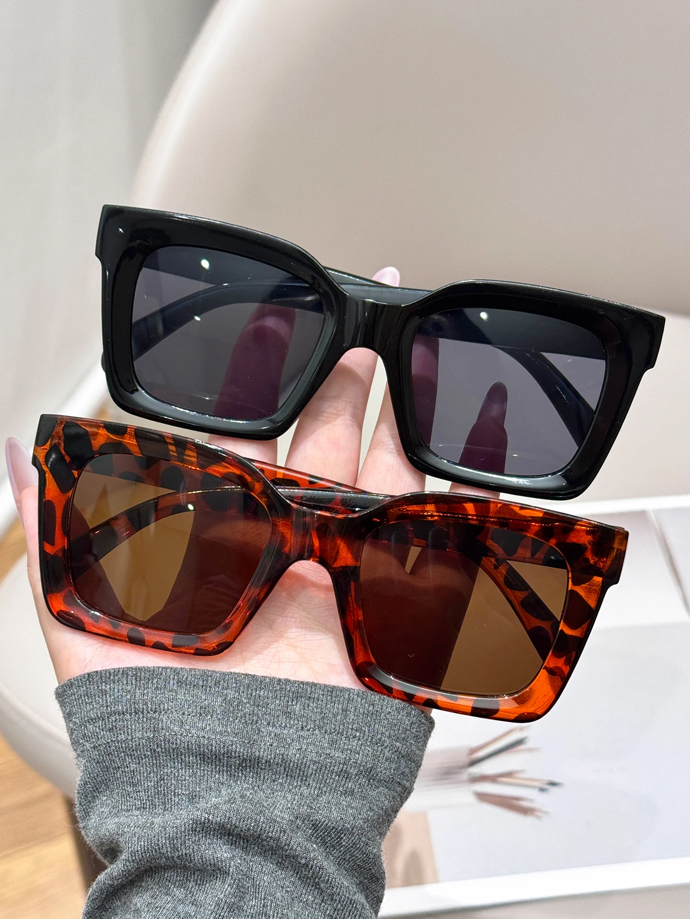 2pcs about square thick frame outdoor sunglasses, two background styles, go out all-match