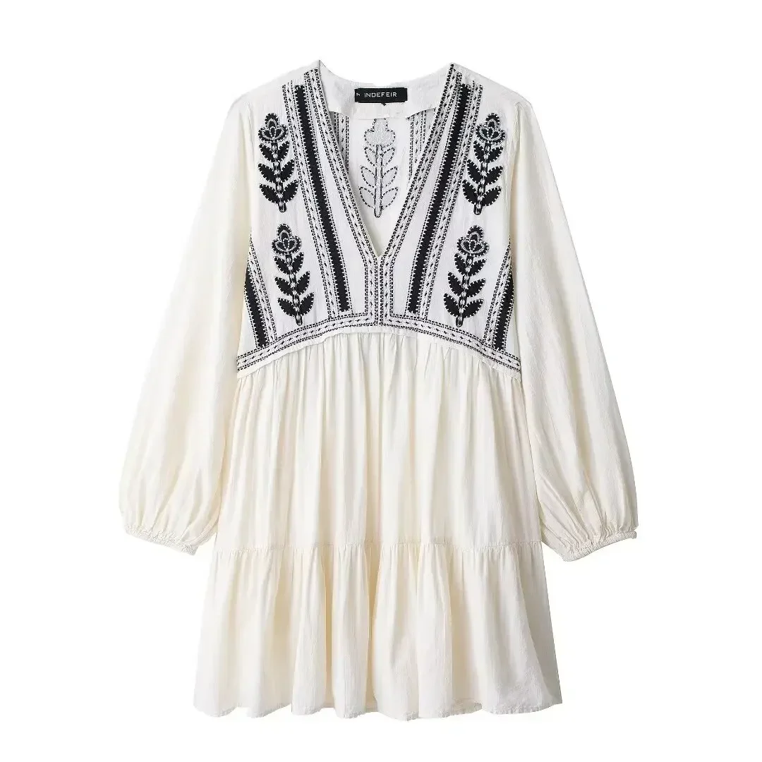 

Women's 2024 New Fashion Flower Embroidery Decoration Loose Draping V Neck Mini Dress Retro Long sleeved Women's Dress Mujer