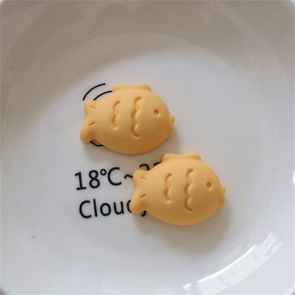 Phone Case Resin Biscuit Bread Resin Decoration Handmade Cute Simulation Food Accessories Simulation Food Play