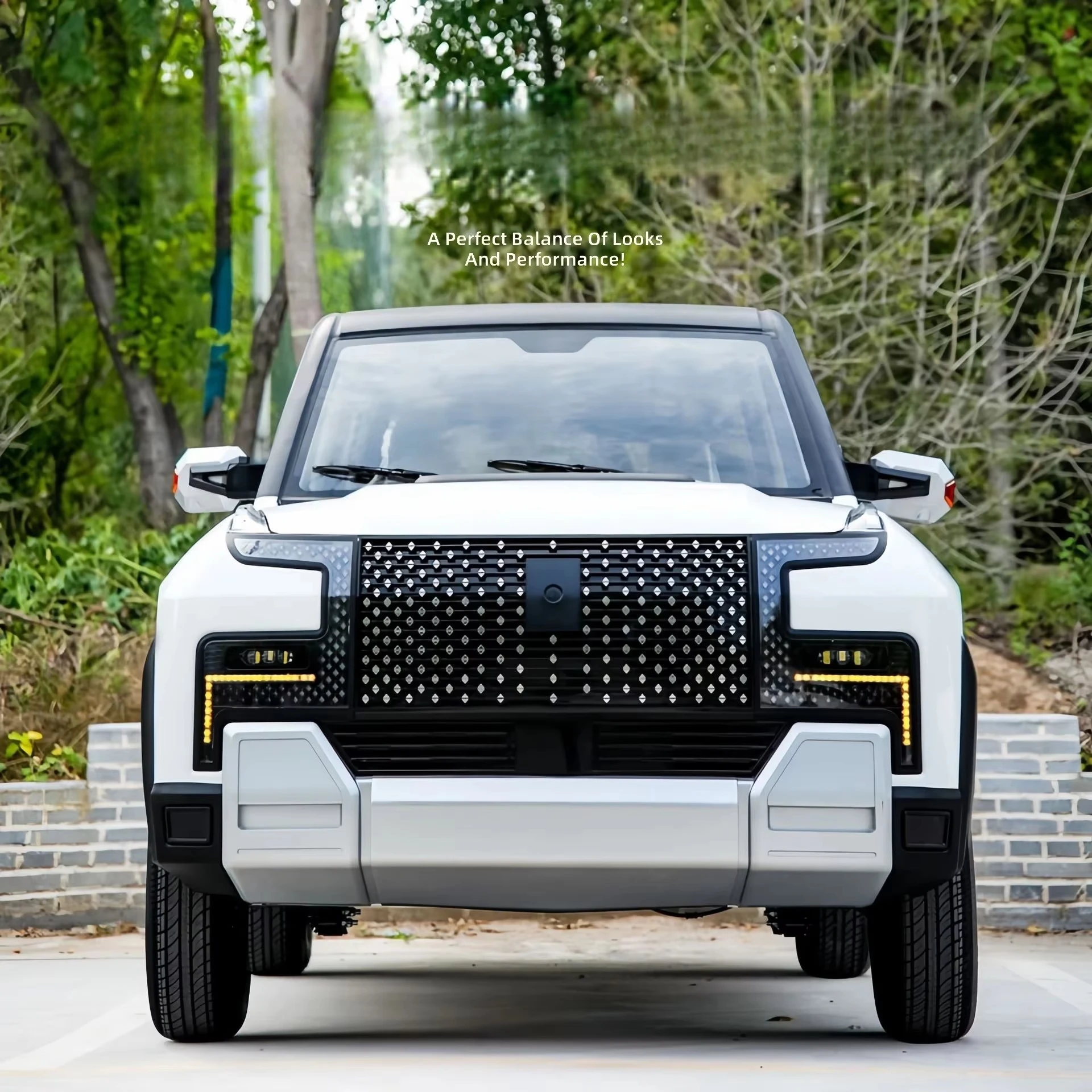 Wheel hub electric SUV closed body new energy vehicle home commuter rechargeable electric vehicle cruising range