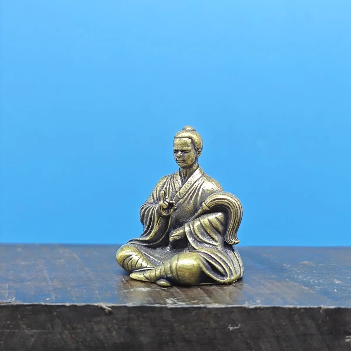 Brass Taoist Priest in Traditional , Blue Robe Taoist Master, Chinese Zen Tea Room Desktop Mini Landscape Fish Tank Decorative