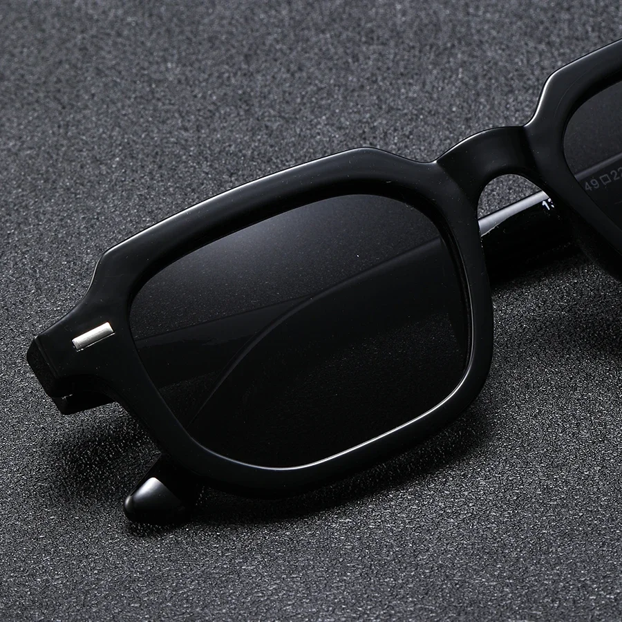 1Pc Fashionable Men's Sunglasses, Retro Stylish Trendy Rectangular Frame Glasses, Driving and Commuting, Seaside Vacation