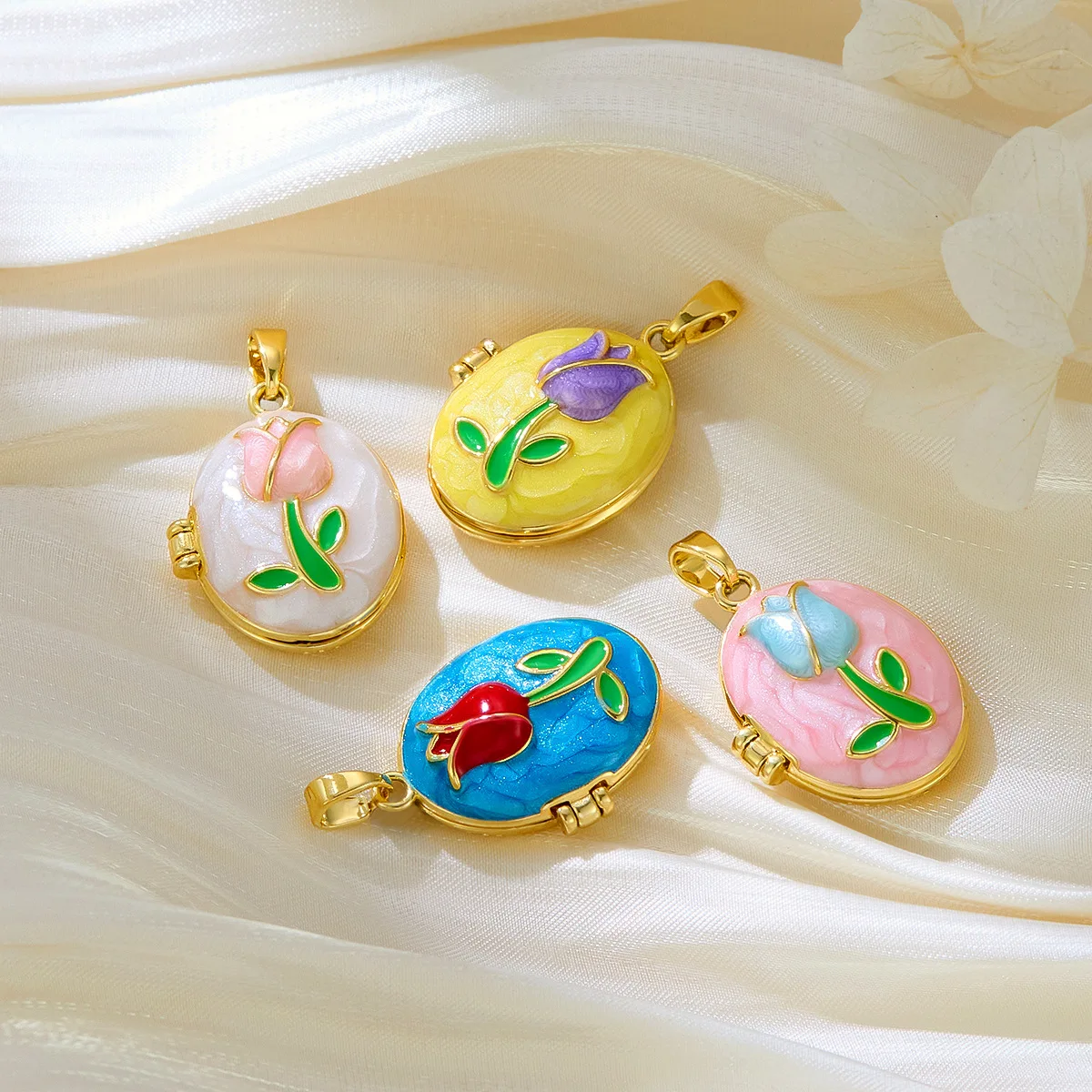 

4Pcs Niche Design High End Creative Fashion Colorful Resin Photo Box Copper Gold Plated Necklace Pendant For Women