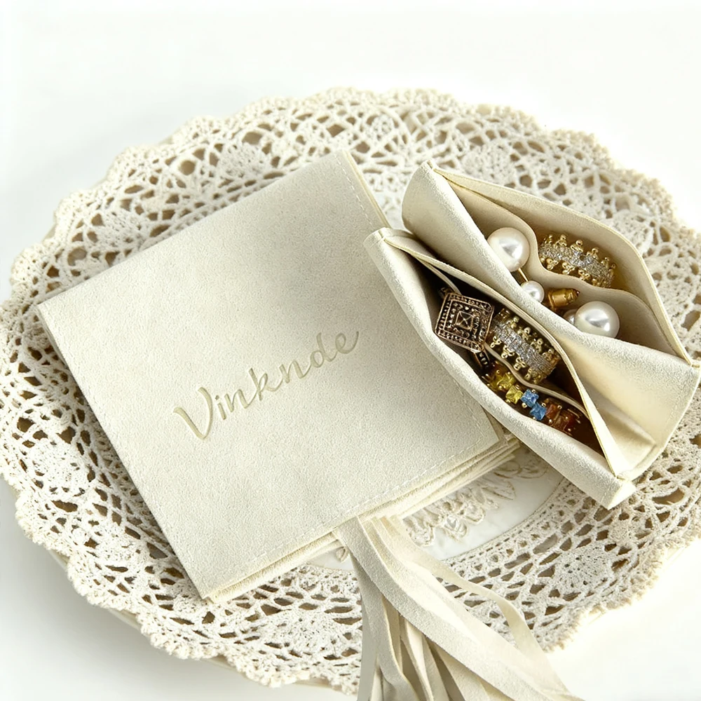 

50Pcs Personalized Microfiber Flap Bag Inside With Compartment Suede Velvet Flannel Wedding Favors Ring Earrings Pendant Pouches