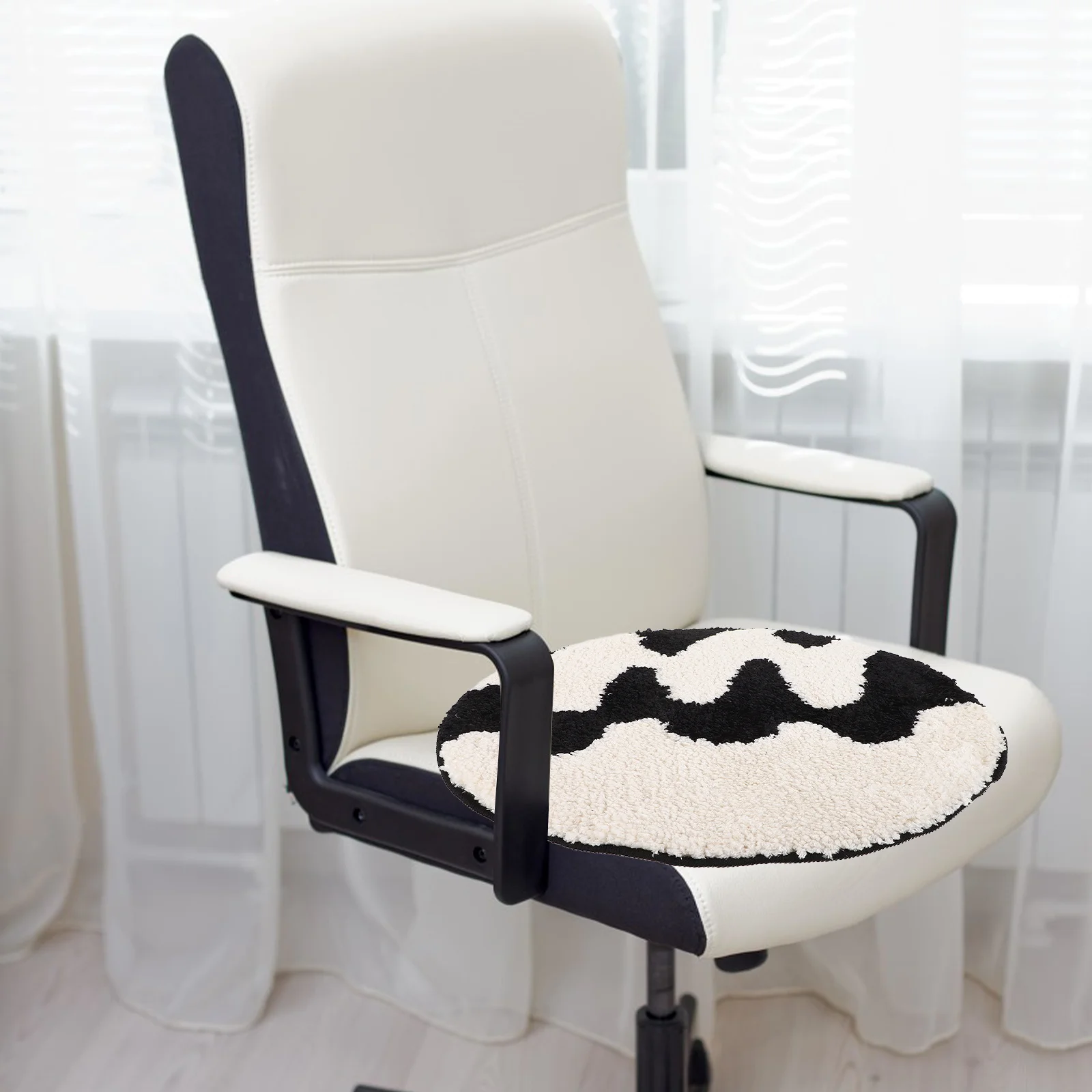 

Nordic Style Non-Slip Round Seat Cushion Comfortable for Office and Home Dirt-Resistant Stylish Chair Pad Soft Chair Pads