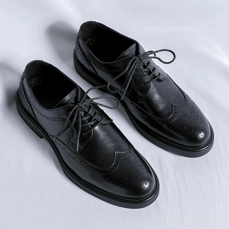 Spring Fashion Men's Block Formal Work Leather Shoes Classic Black Comfortable Lace Up Men's Pointed Carved Casual Leather Shoes