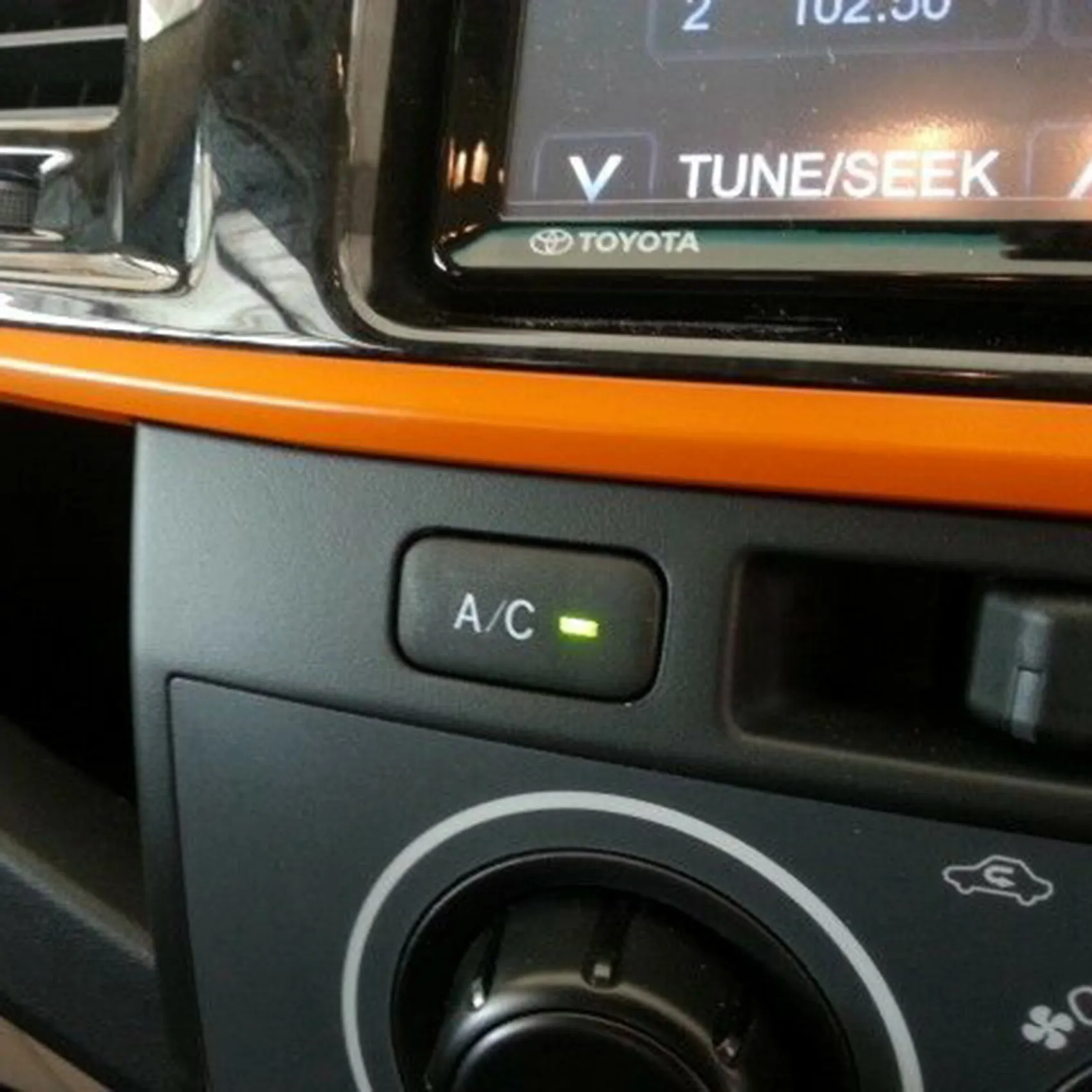 84660-0K010 84660-71010 Botón de interruptor de aire A/C de coche para 2004-2015 846600K010 8466071010