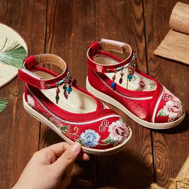 New Children's Ethnic Style Embroidered Canvas Shoes Non Slip Rubber Sole Linen Insole Breathable Hook Hanfu Shoes For Girls