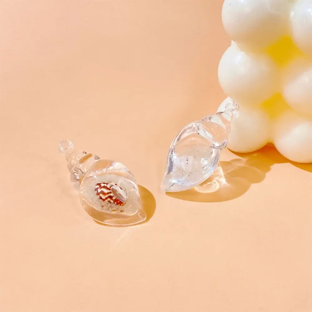 20pcs Random Color Noctilucent Acrylic Keychain Pendant Acrylic Sea Style Small Conch Pendants Materials Shell Crafts